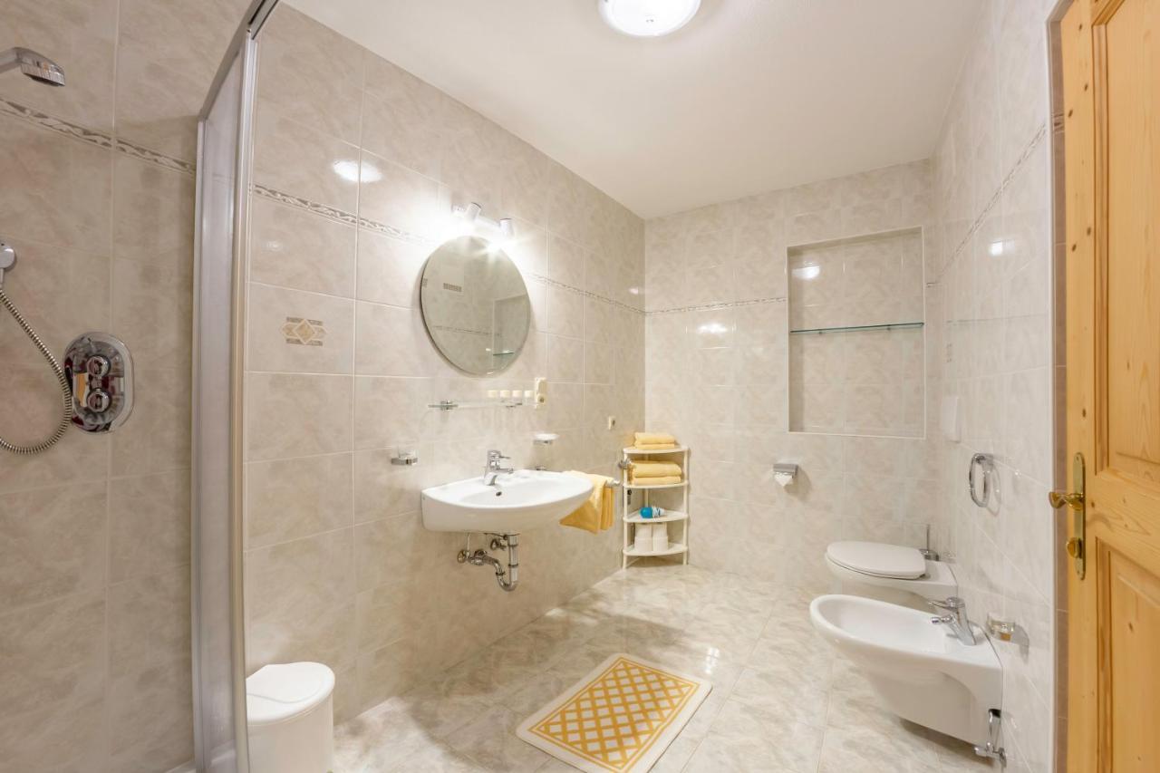 Hotel Garni Angerer Lutago Esterno foto