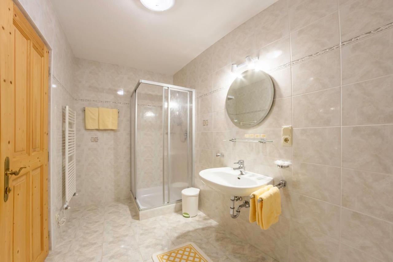 Hotel Garni Angerer Lutago Esterno foto